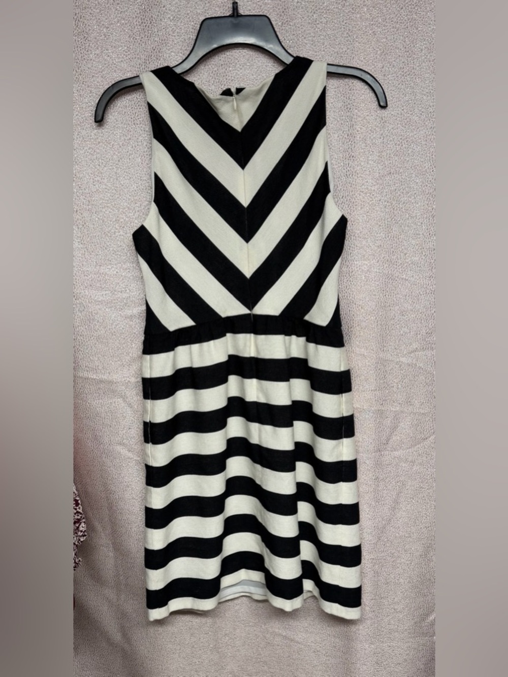 LOFT Black and White Striped V-Neck Sheath Dress Women's Size 4 - Picture 3 of 4